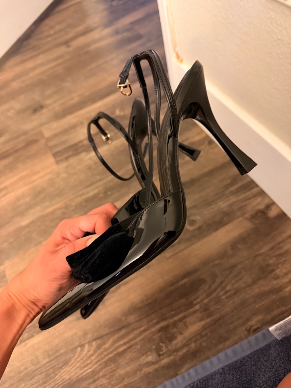 Zara Black Patent Pointed-Toe Heels with Velvet Bow and Ankle Strap - Picture 2 of 4